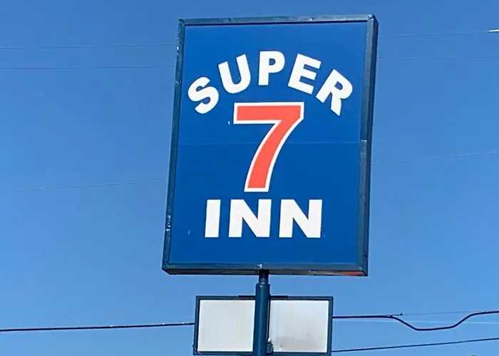 Motel: Super 7 Inn Dallas Near Duncanville